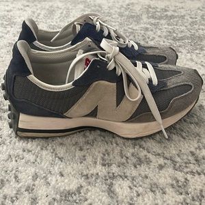 New balance tennis shoes